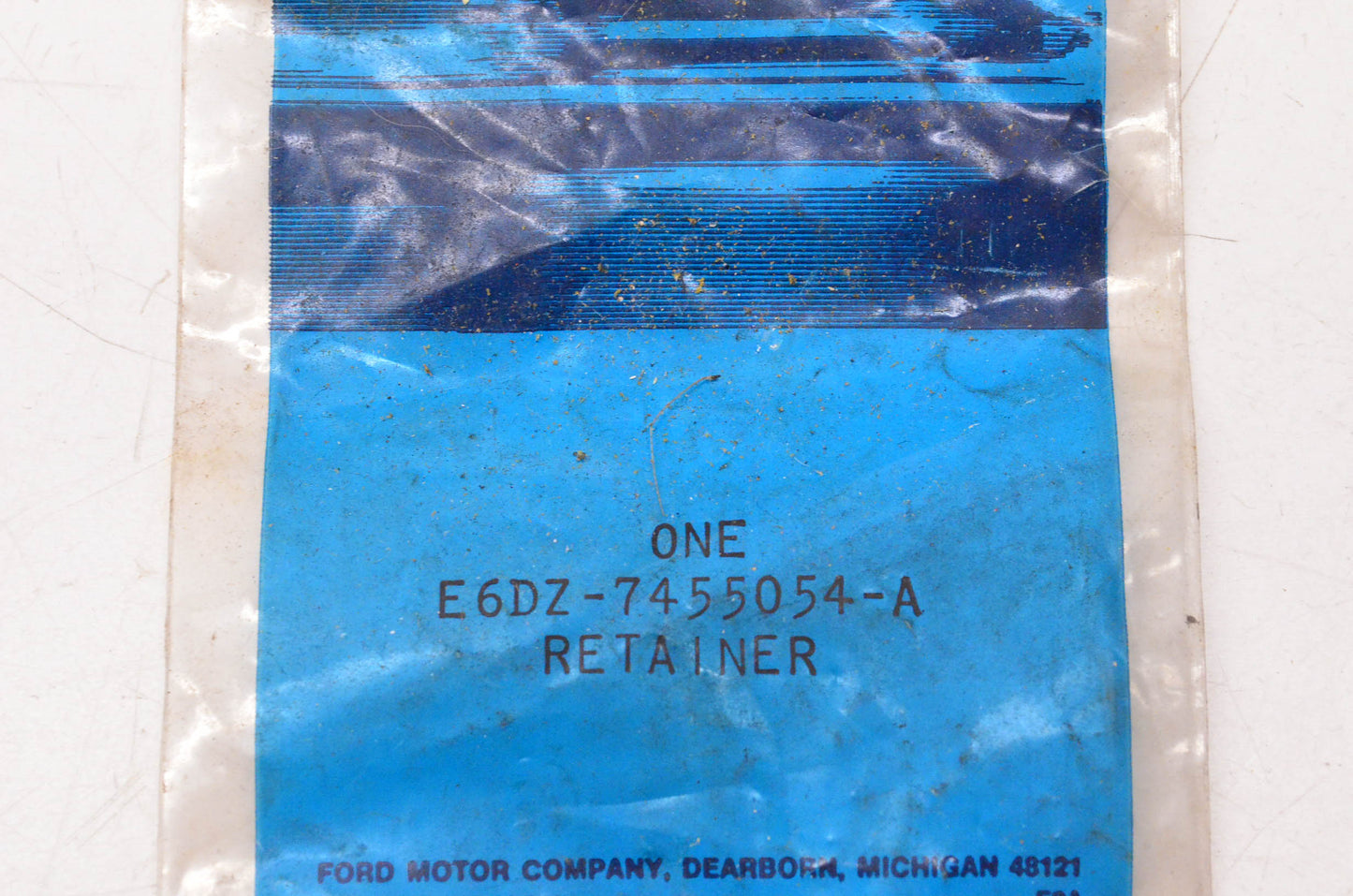 New OEM Ford E6DZ-7455054-A Luggage Carrier Retainer Clip NOS