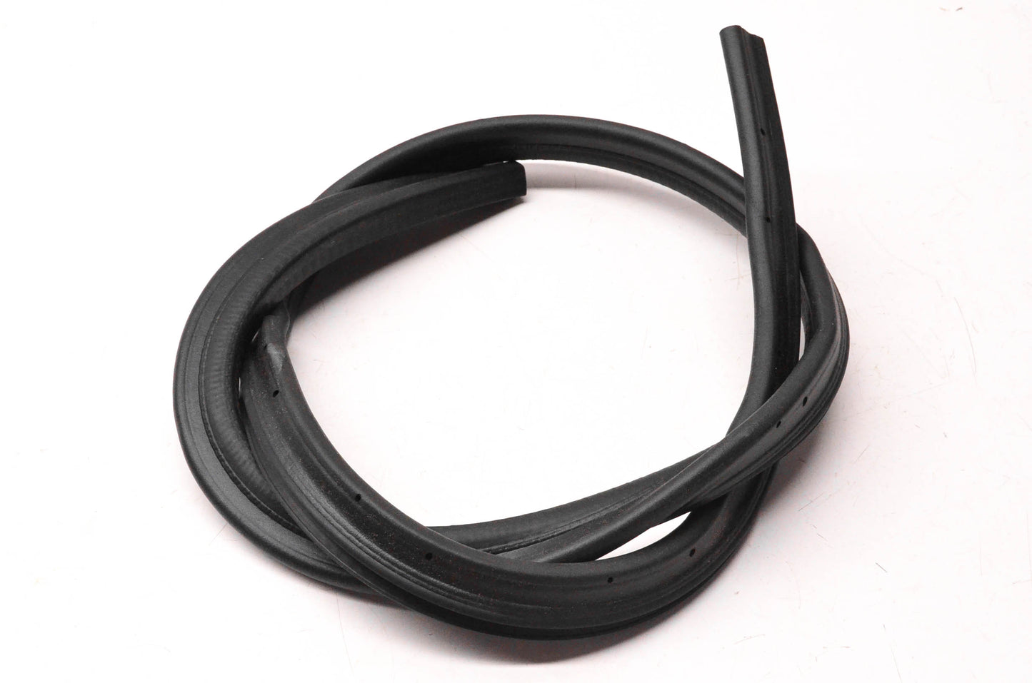 New OEM Ford 2L2Z-9829904-AA Rear Quarter Glass Weatherstrip NOS
