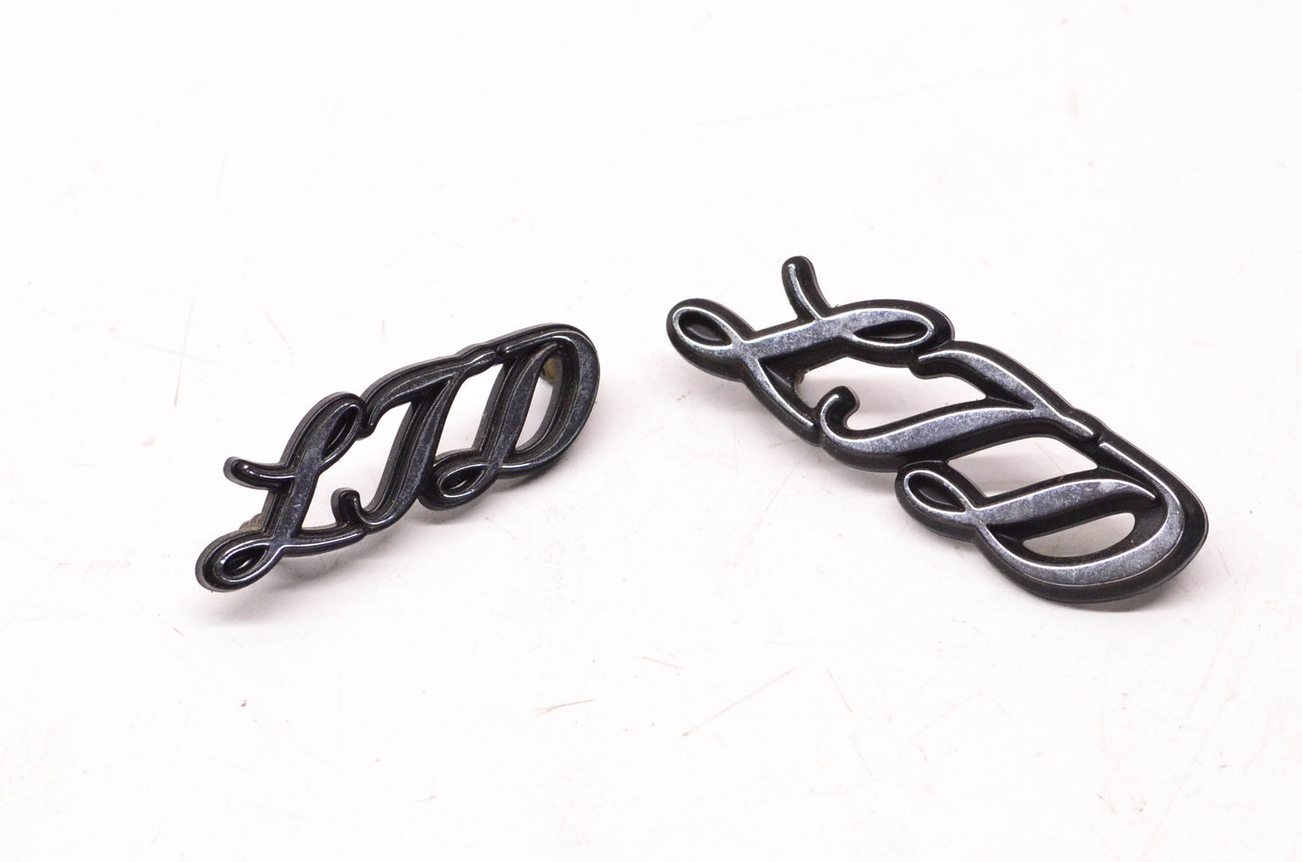 New OEM Ford D9AZ-16098-B LTD Emblem Plate Kit NOS