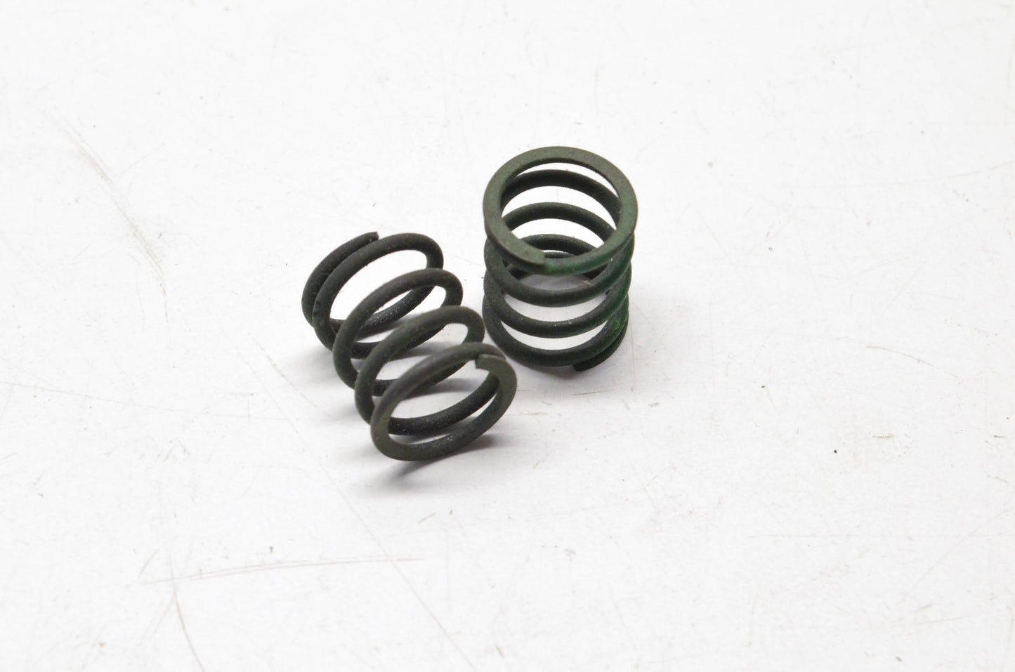 Nissan 44083-21010 Brake Shoe Spring Qty 2 NOS