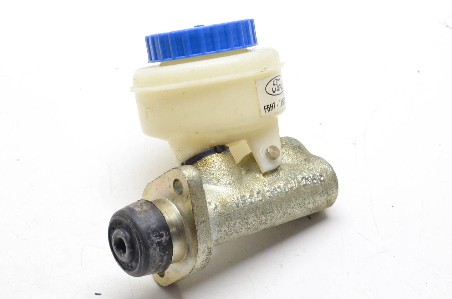 New OEM Ford F6HT-7A543-AA Master Cylinder Assembly NOS
