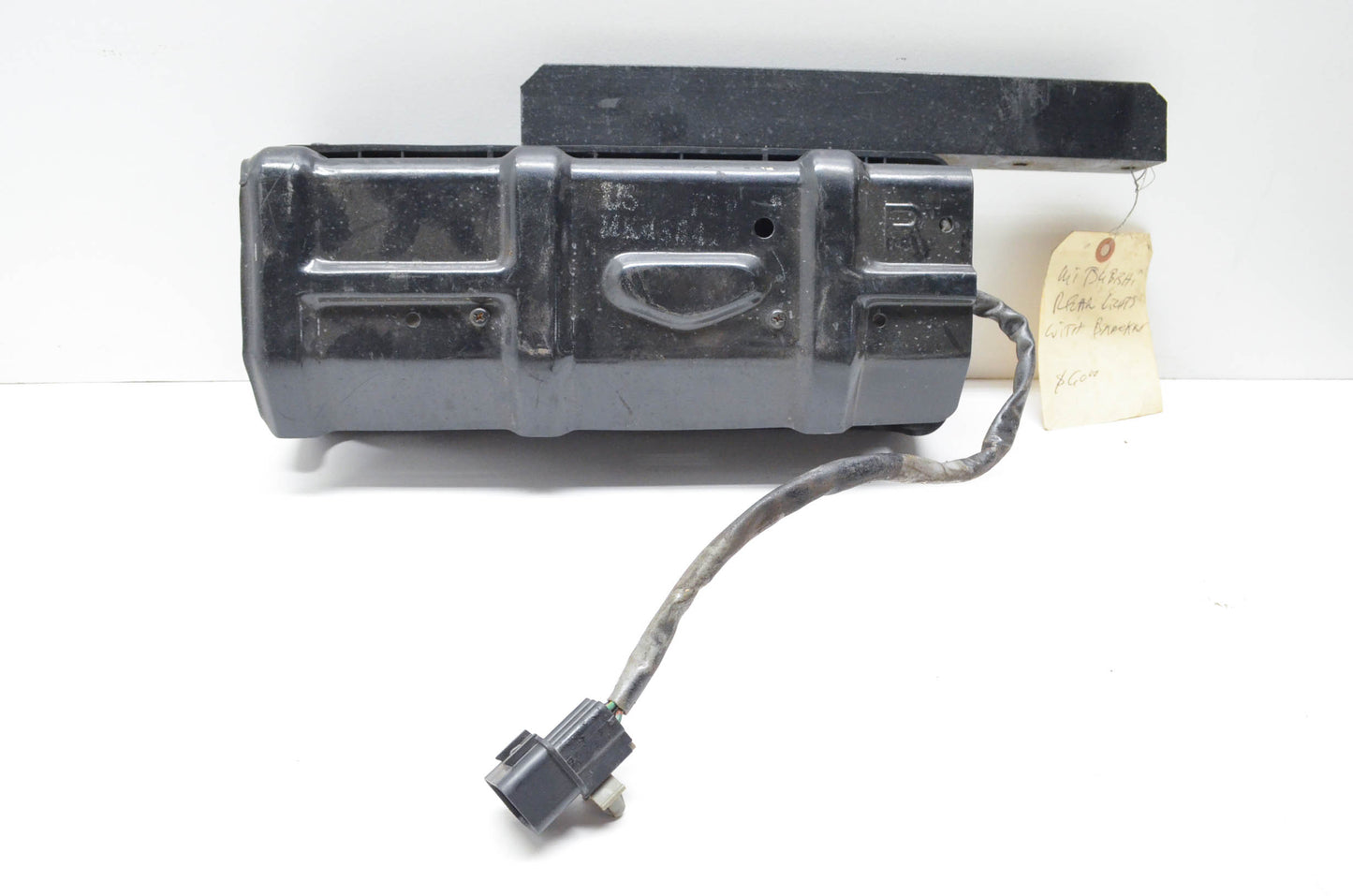 Mitsubishi MK485417 Rear Right Hand Lamp Assembly