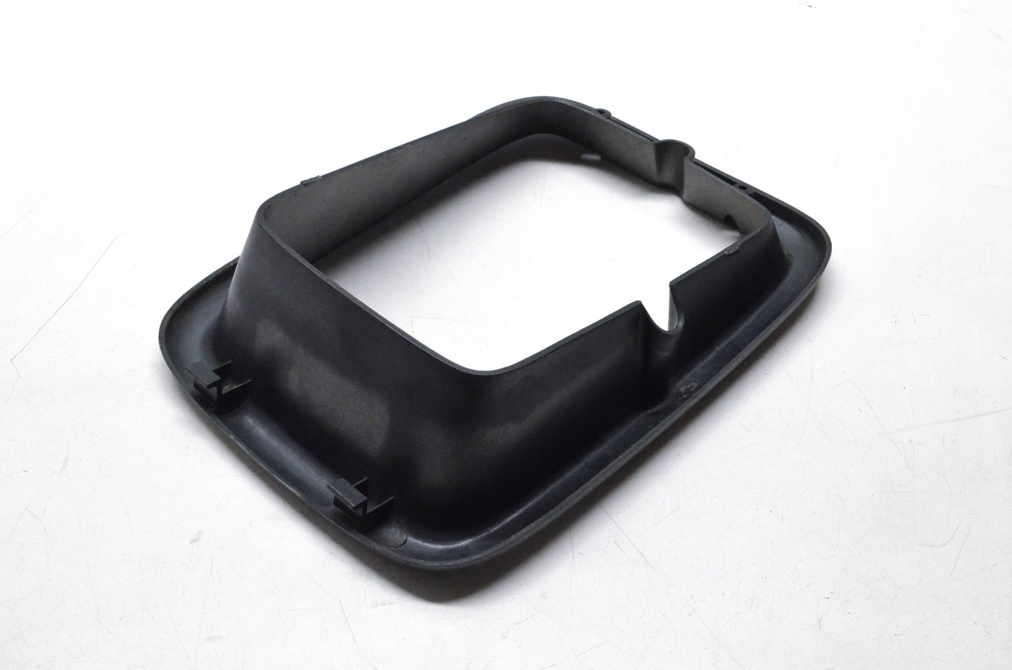 GM 15995445, 15995445 LH Headlight Bezel