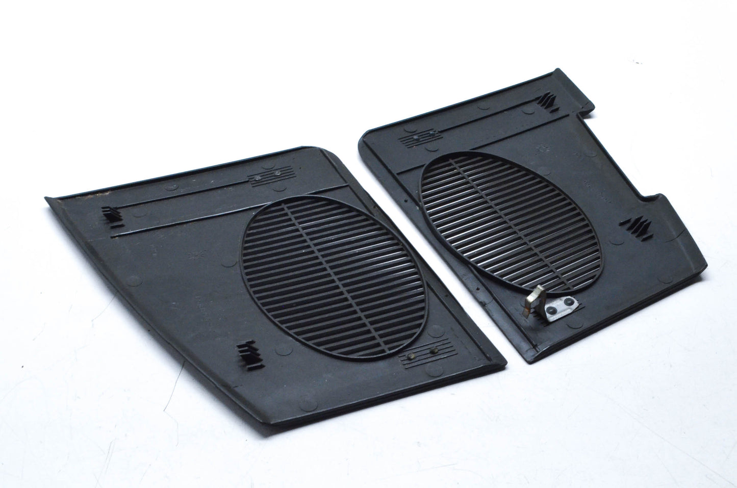 GM 15689956, 15689955 Speaker Grill Cover Kit