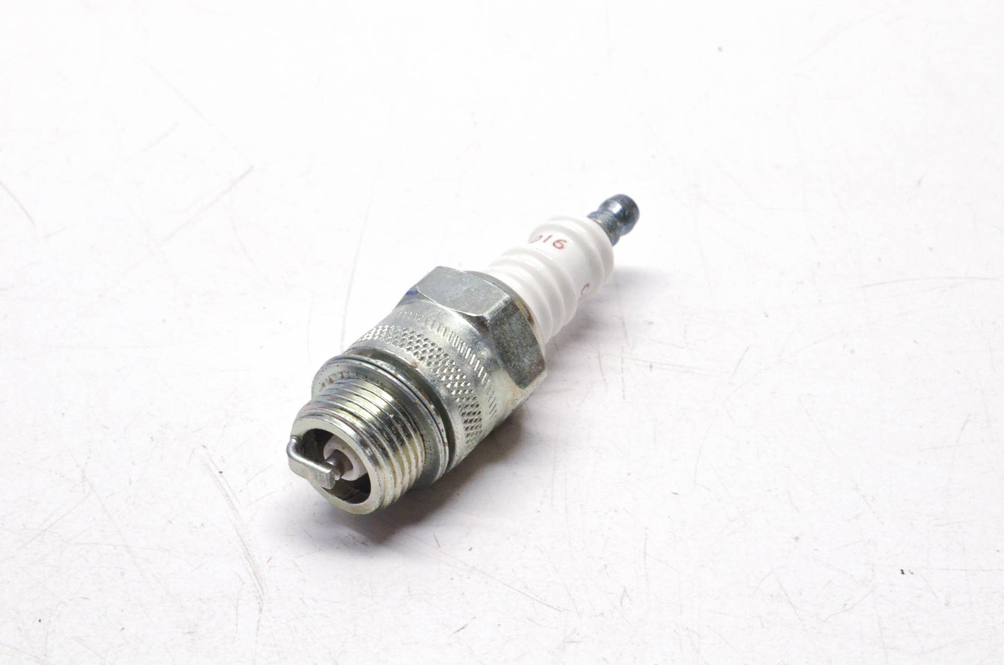 Champion 516, D16 Spark Plug NOS