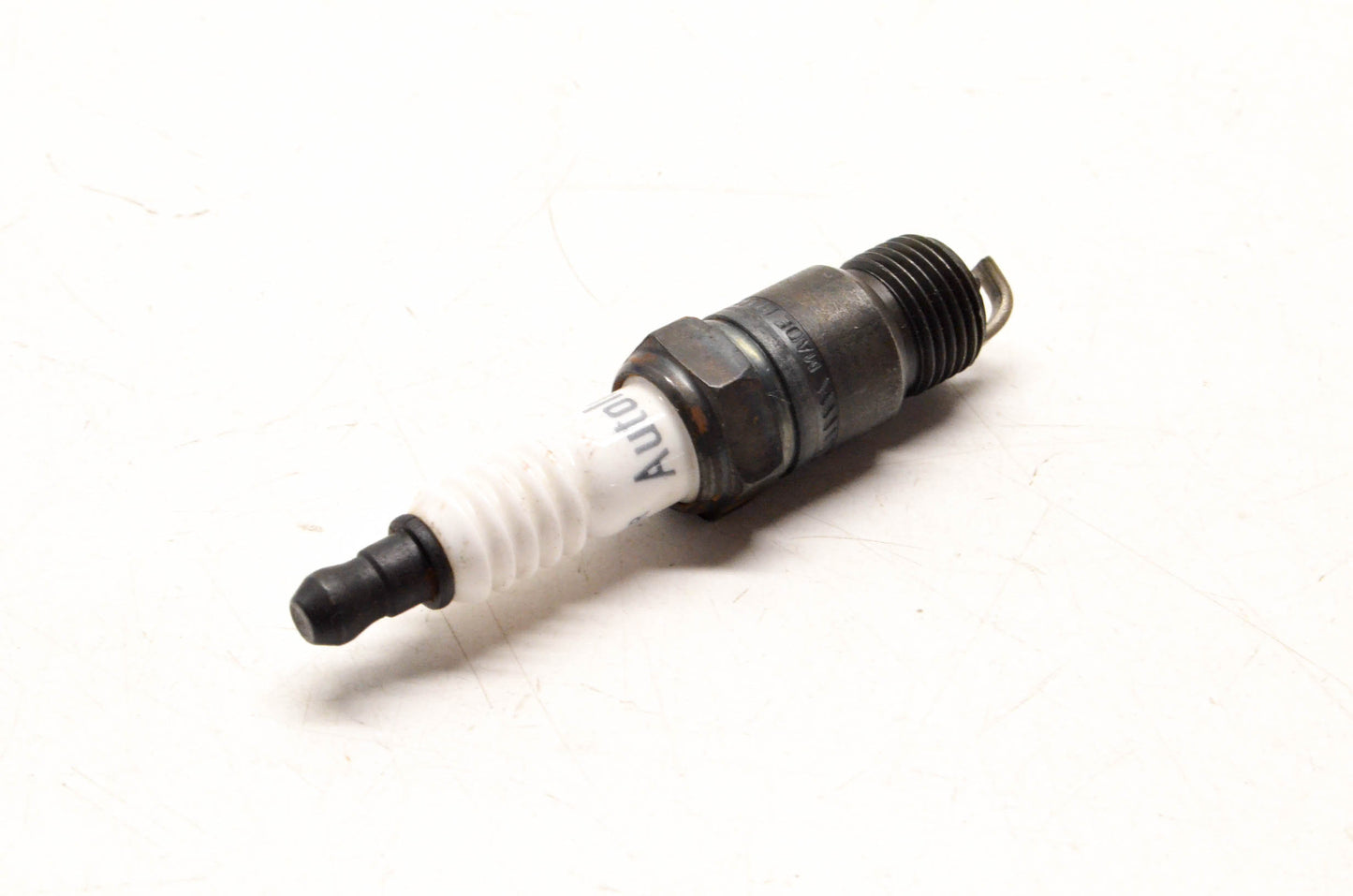 Auto 667, Resistor 667 Spark Plug NOS