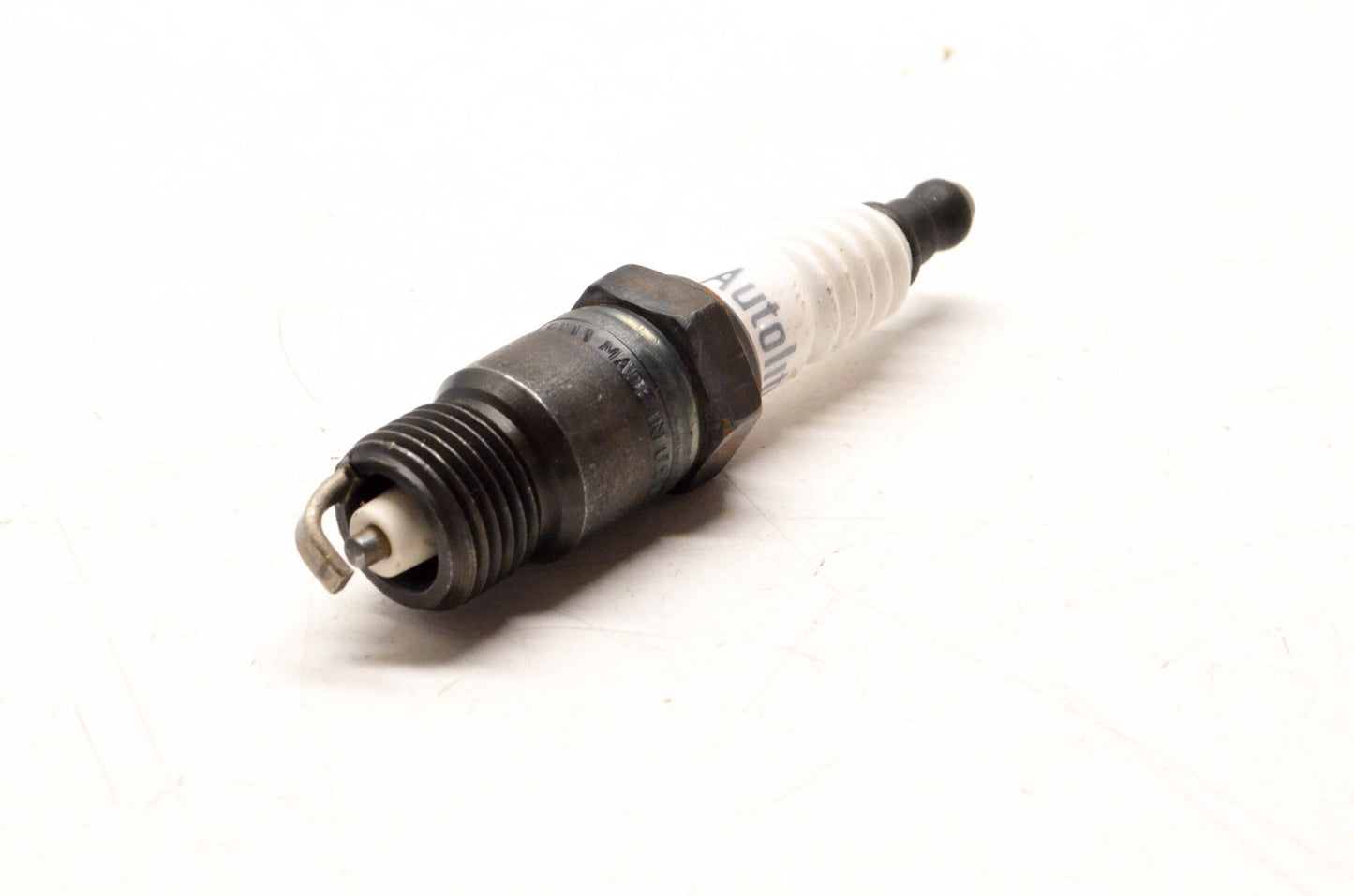 Auto 667, Resistor 667 Spark Plug NOS