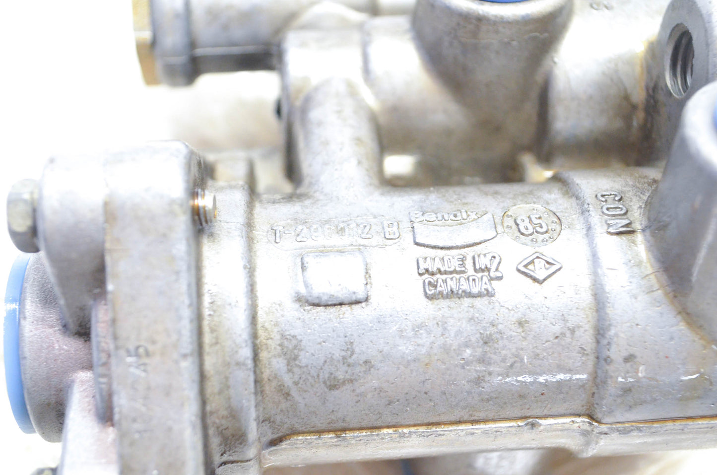 Bendix T-296012, 296012 Hydraulic Brake Valve NOS