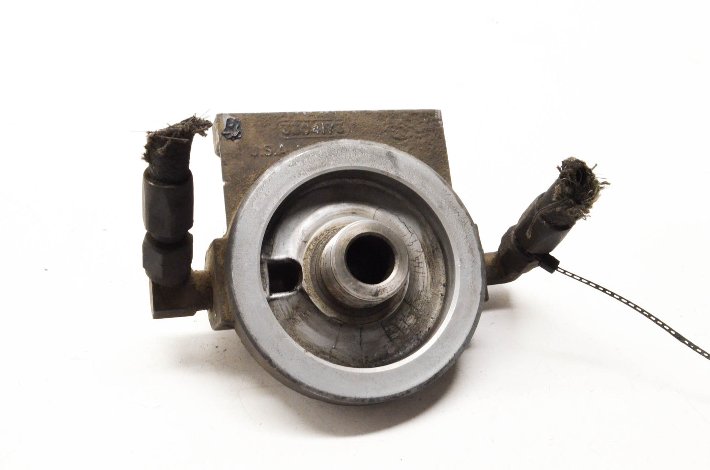 Cummins 3304173 Oil Filter Head