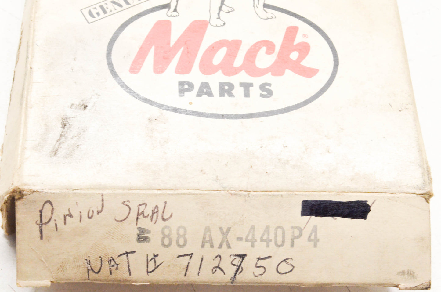 Mack 88 AX-440P4, 712750 Transfer Case Seal NOS