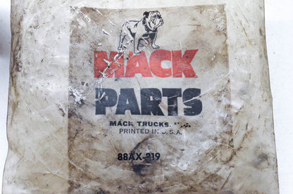 Mack 88AX-319, 296470 Transfer Case Oil Seal NOS