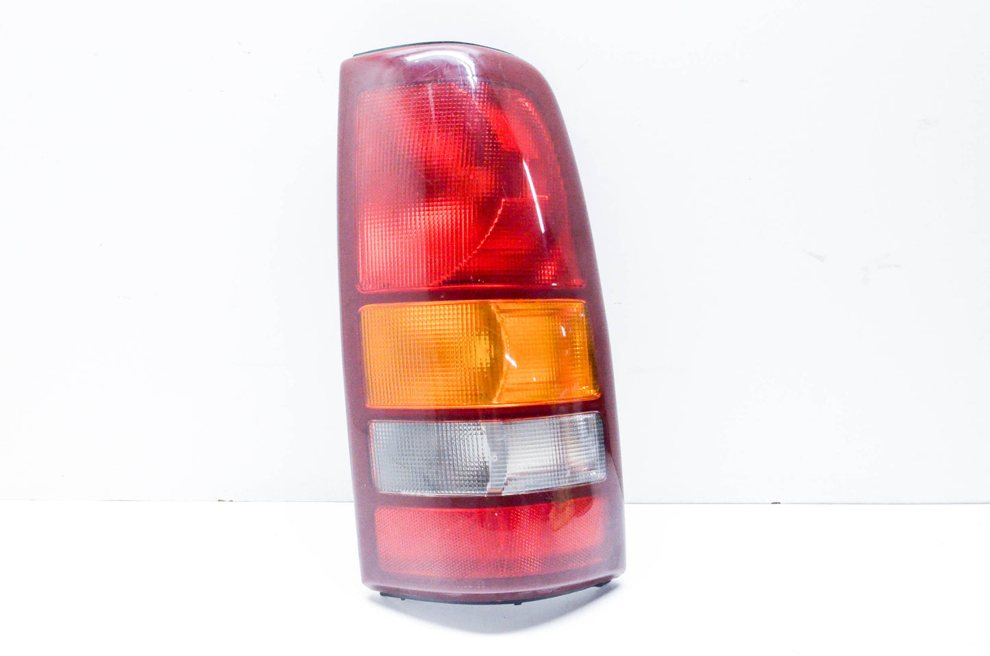 GM 16524516 Passenger Side Tail Light Housing