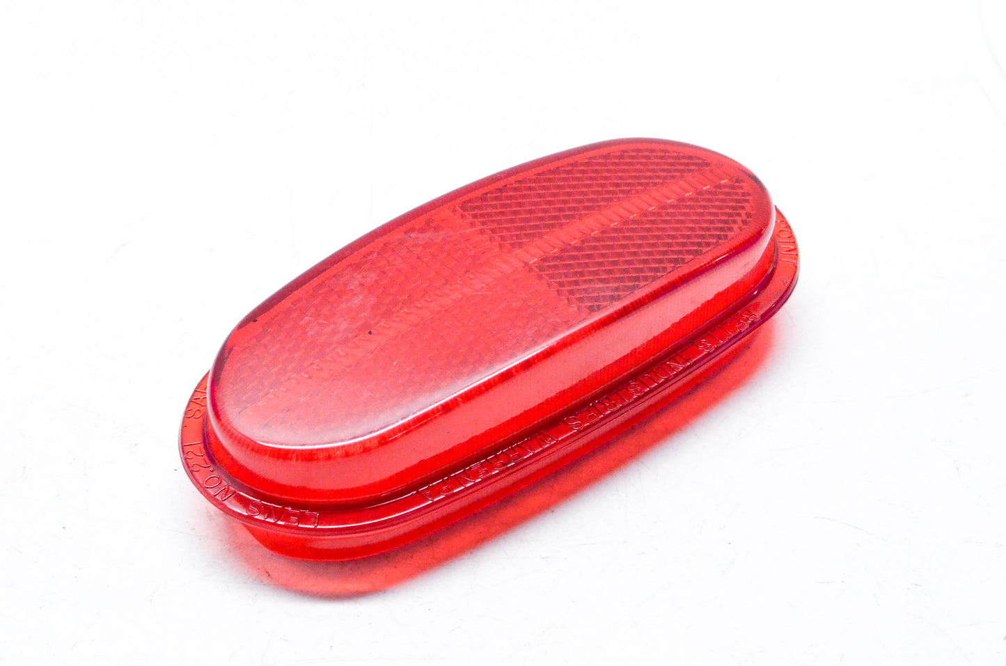 Betts SAE P2PC88, 221, P2PC88 Red Oblong Lens