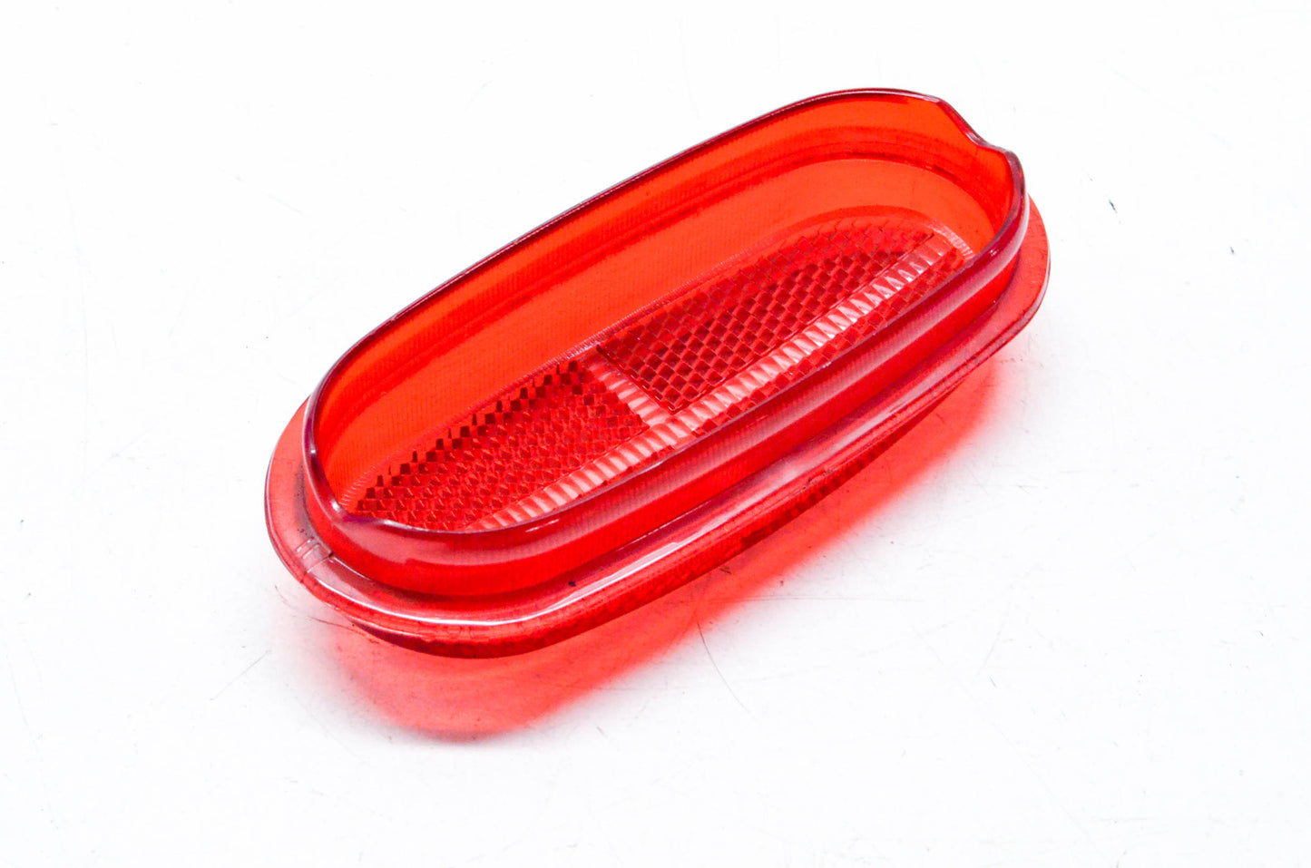 Betts SAE P2PC88, 221, P2PC88 Red Oblong Lens