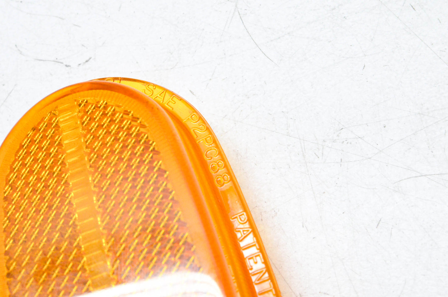 Betts SAE P2PC88 Amber Oblong Lens