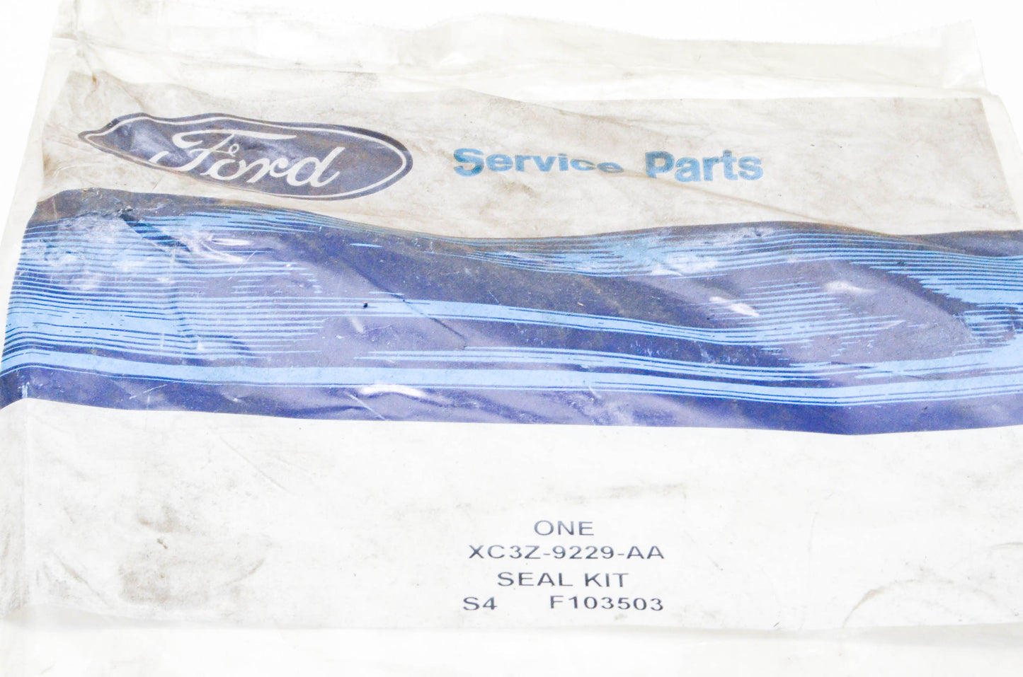 New OEM Ford XC3Z-9229-AA, F103503 Fuel Injector Seal Kit NOS