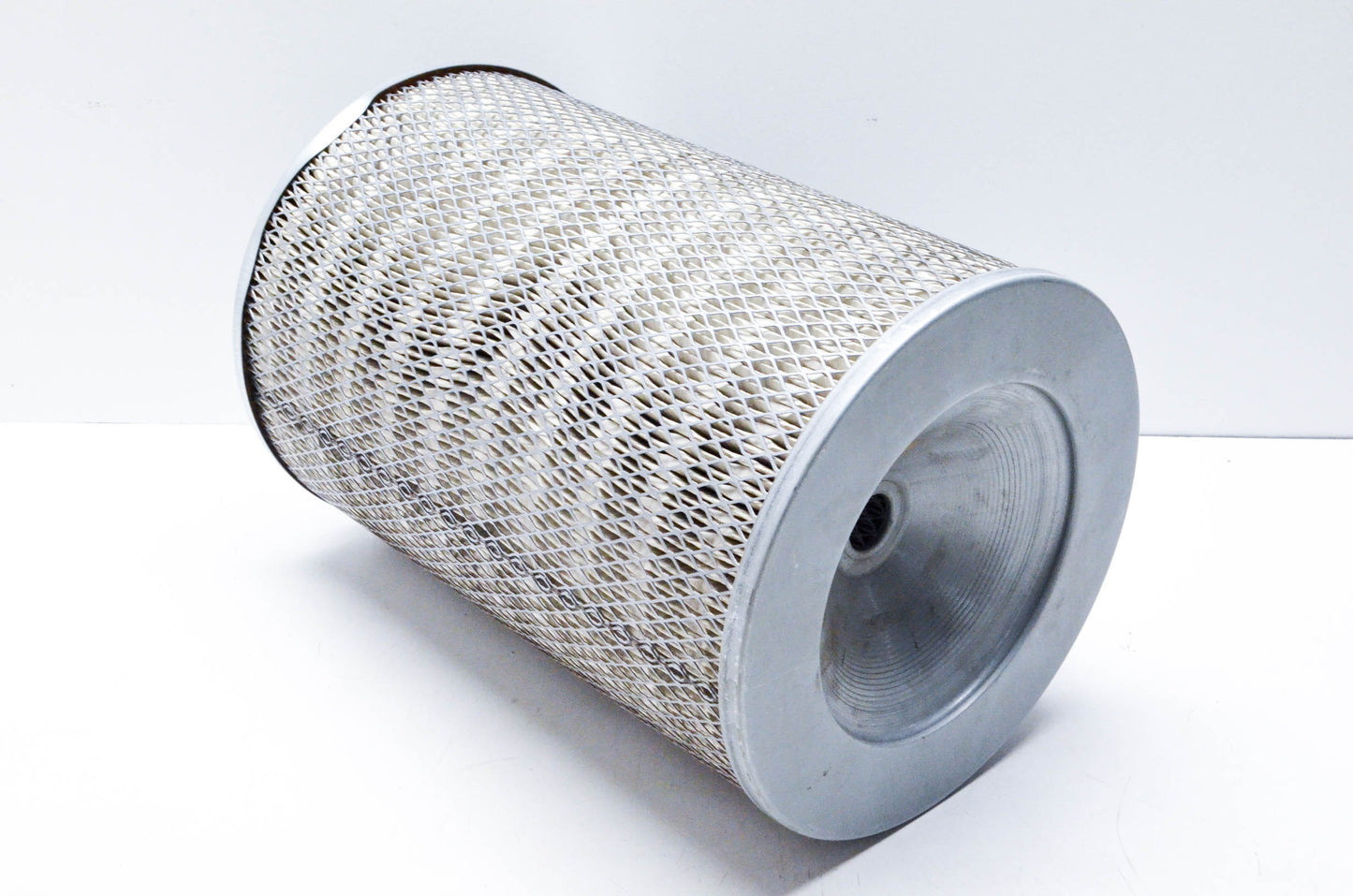 UD Trucks BF546Z9007 Air Filter NOS