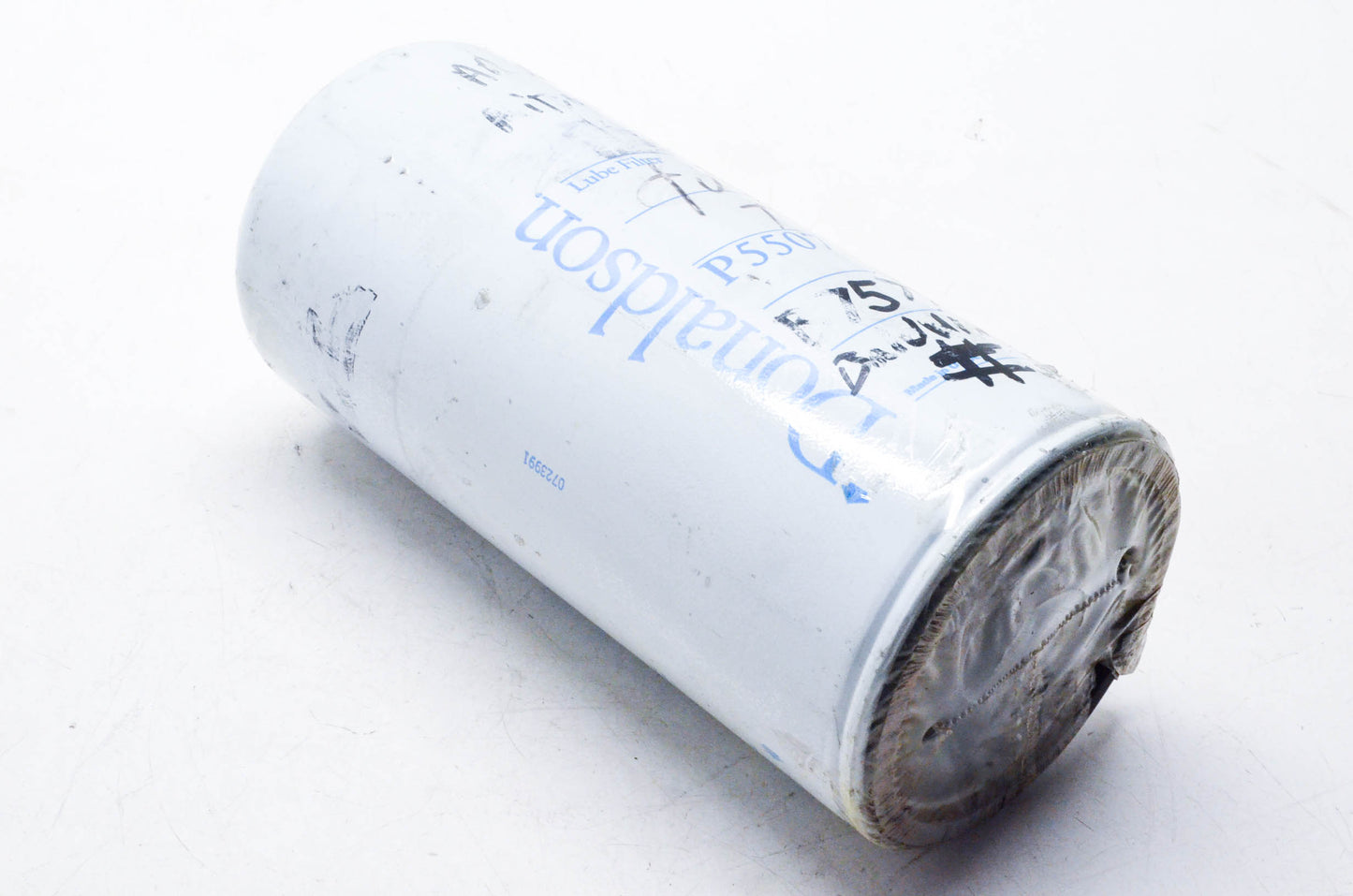 Donaldson P550777 Oil Filter NOS