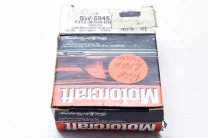 New OEM Ford SW-5945, F3TA-9F924-CA Cruise Control Sensor NOS