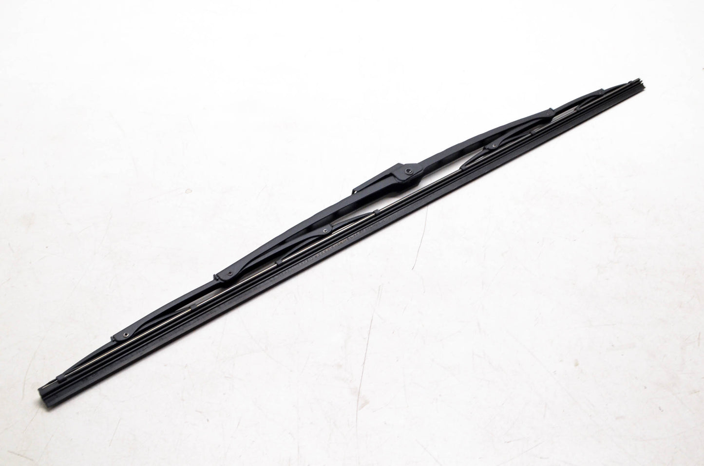 UD Trucks 28890-30Z00 Windshield Wiper Assembly NOS