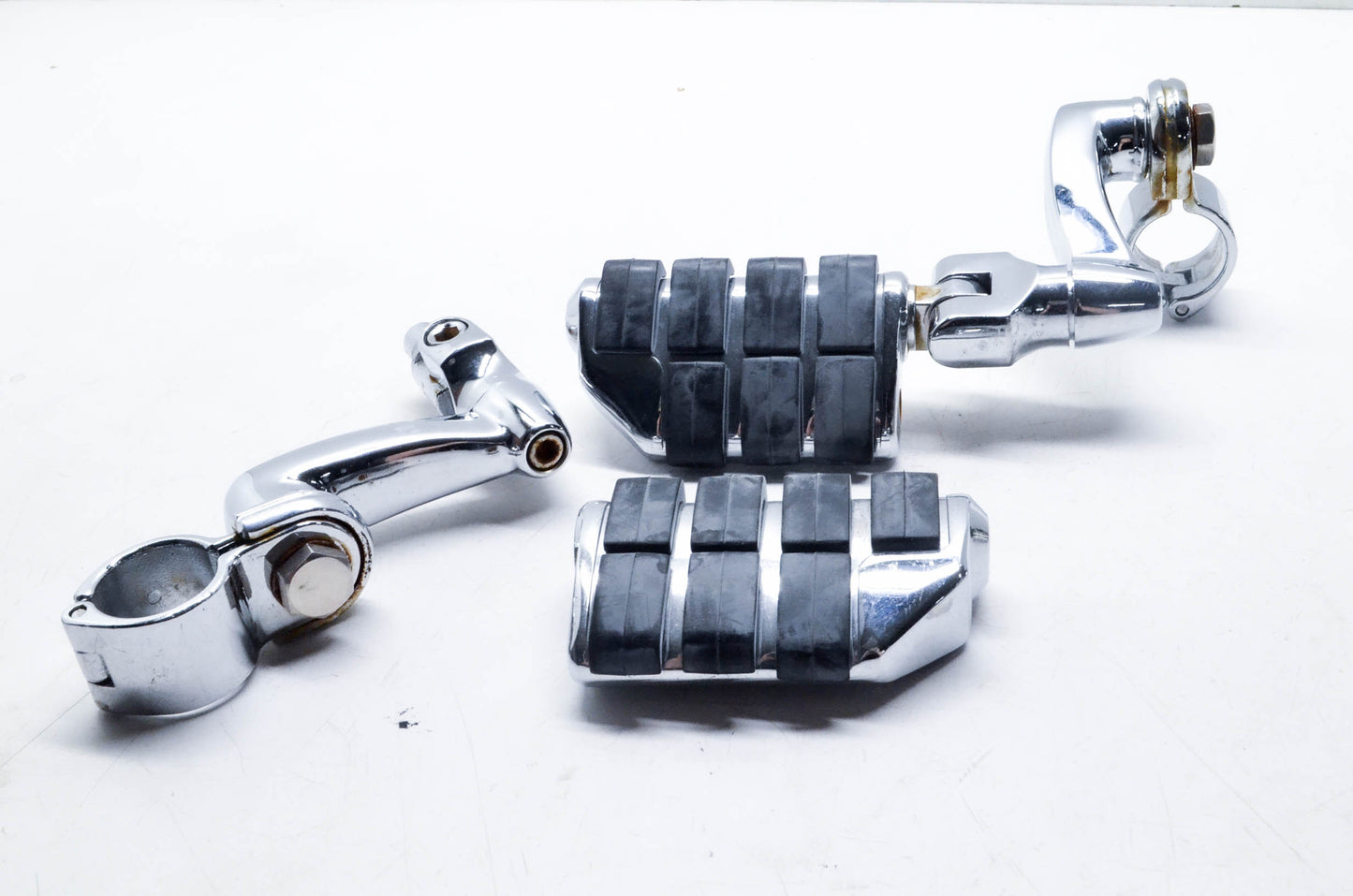 Kuryakyn P715C00164 Longhorn Offset Dually Highway Peg Kit NOS