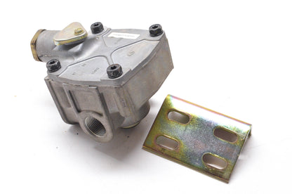 Bendix 800637 R-12 Relay Valve NOS