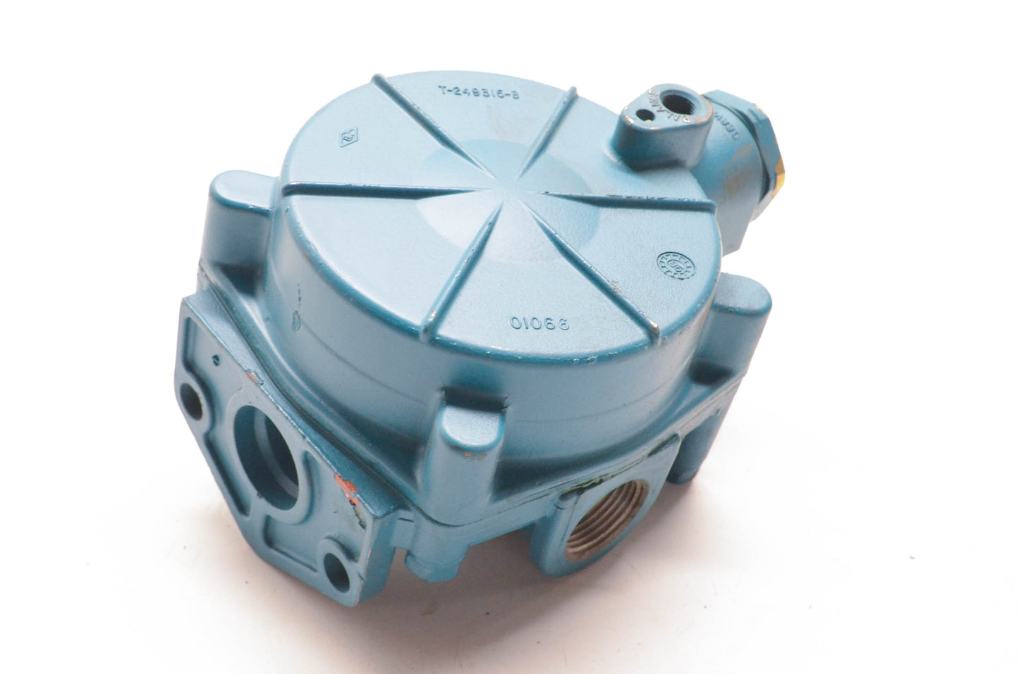 Bendix 287260X R-8 Relay Valve NOS