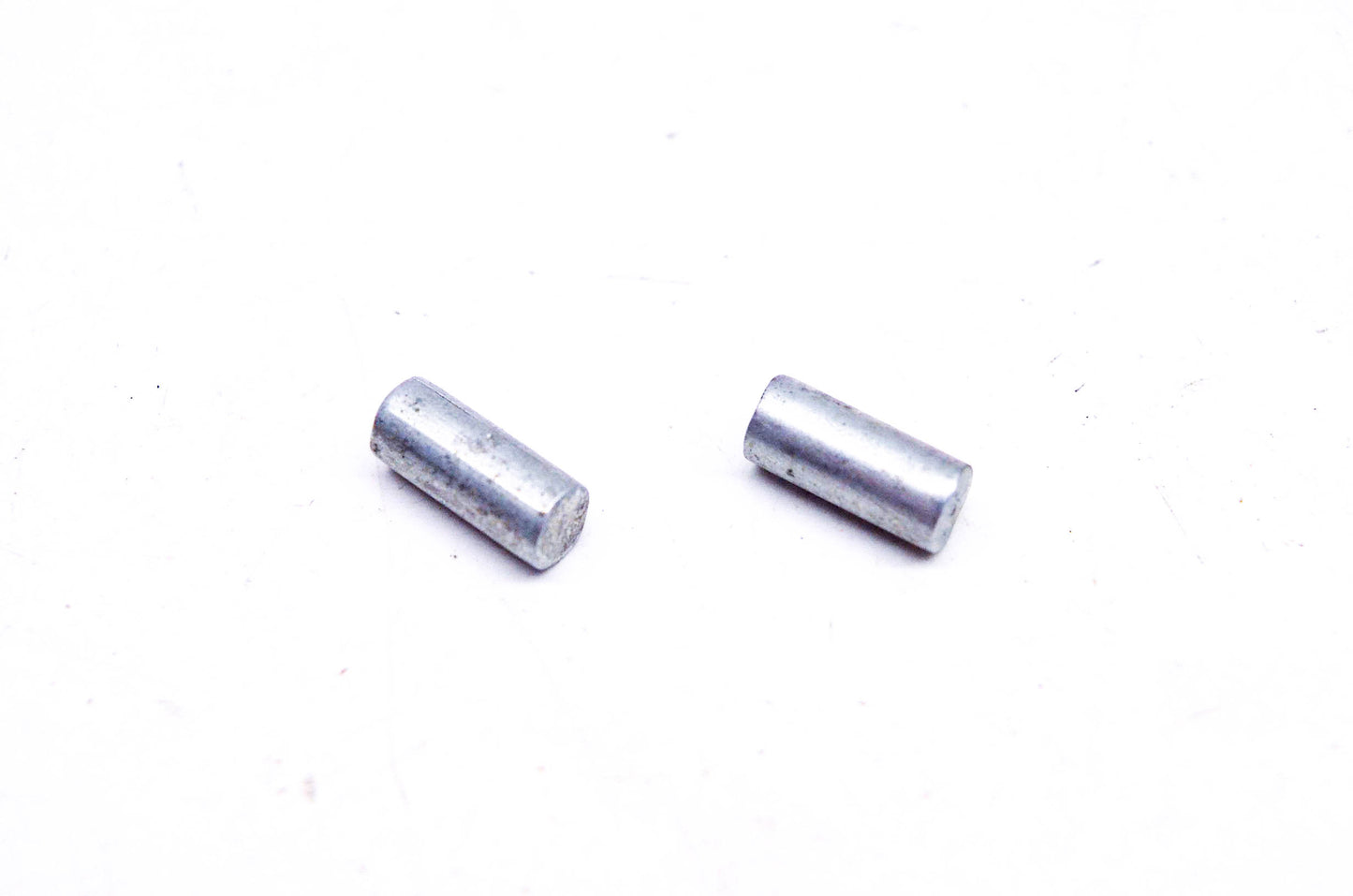 New OEM Briggs & Stratton 231048 Rope Pins Qty 2 NOS
