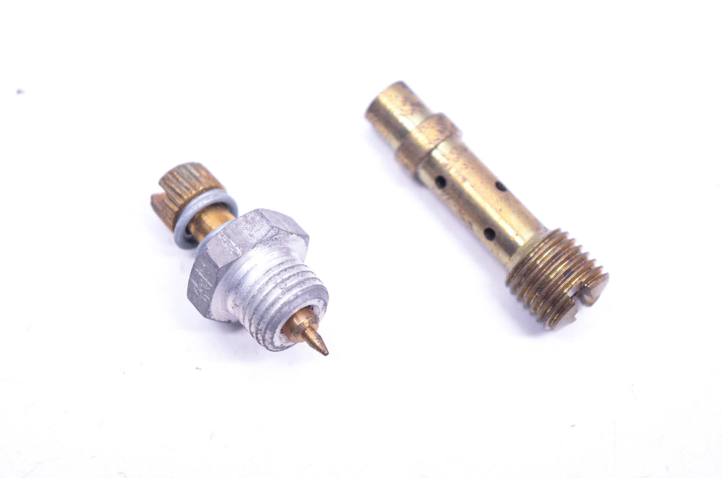 New OEM Briggs & Stratton 396795 Needle Valve Kit NOS