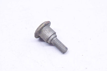 New OEM Briggs & Stratton 23722 Control Lever Screw NOS