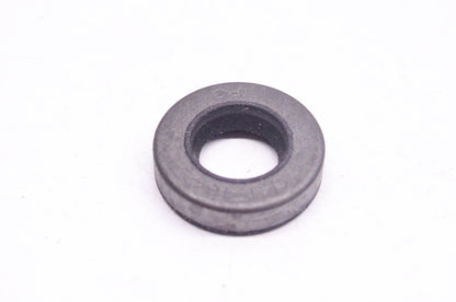 New OEM Briggs & Stratton 391484, 691952 Oil Seal NOS