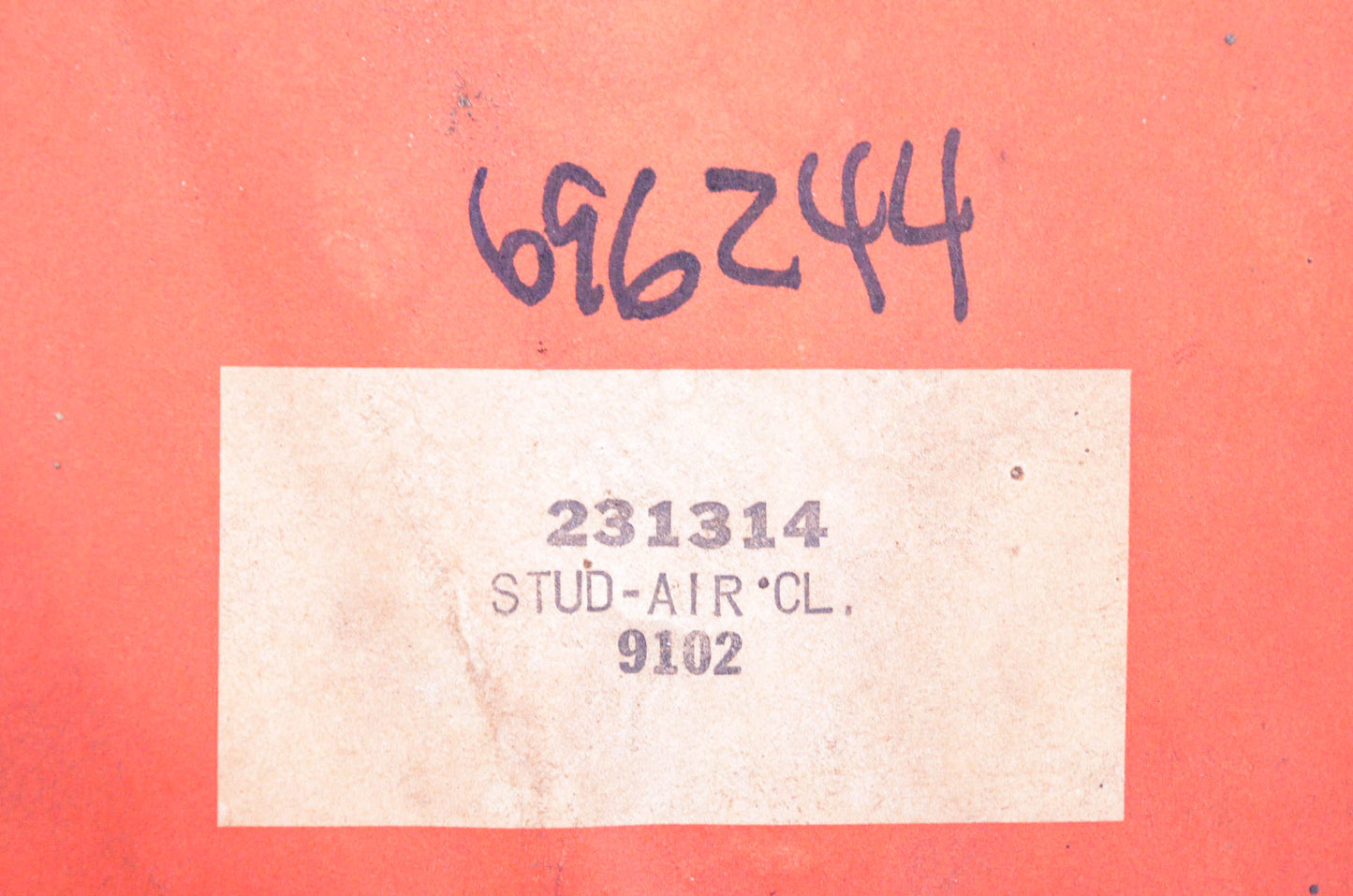New OEM Briggs & Stratton 231314, 696244 Air Cleaner Stud NOS