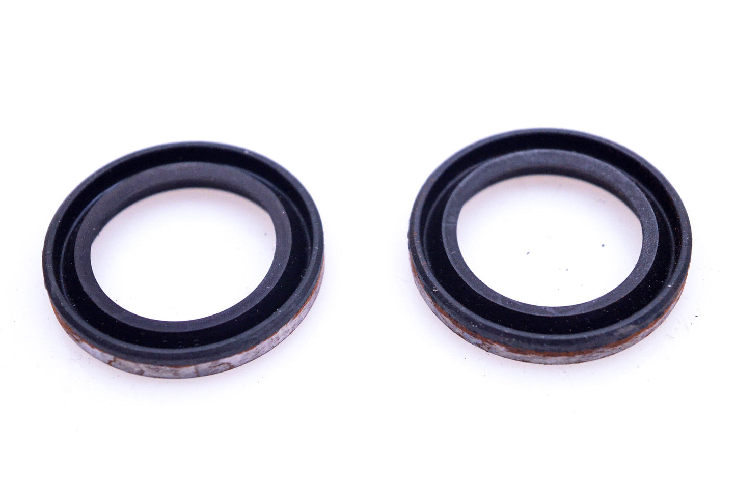 New OEM Briggs & Stratton 299819 Oil Seals QTY 2 NOS