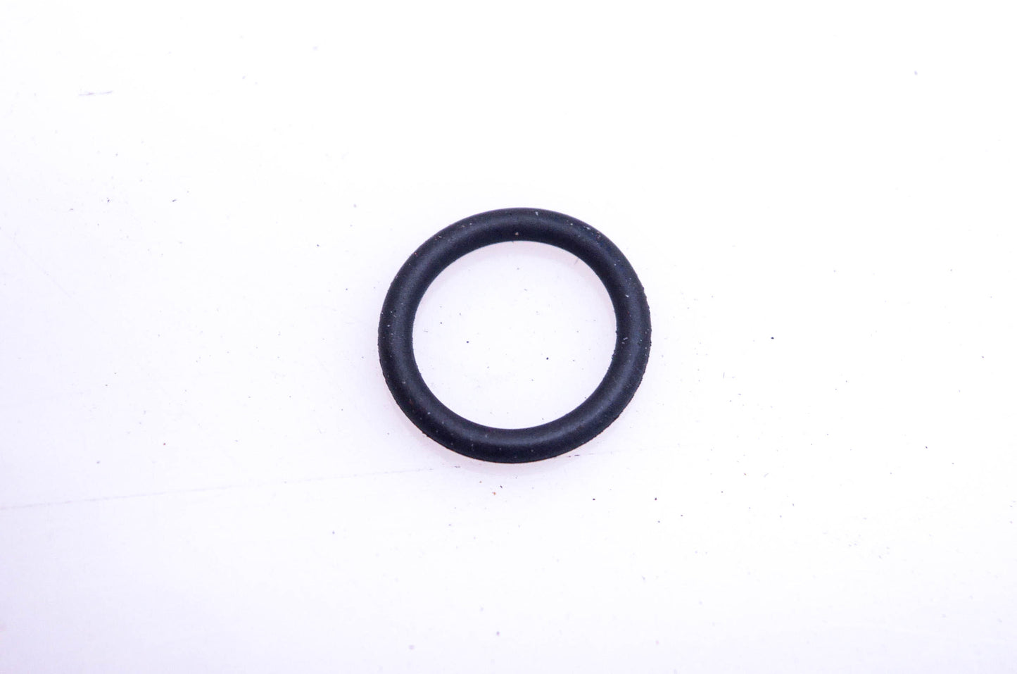 New OEM Briggs & Stratton 270306 Oil Retainer Ring NOS