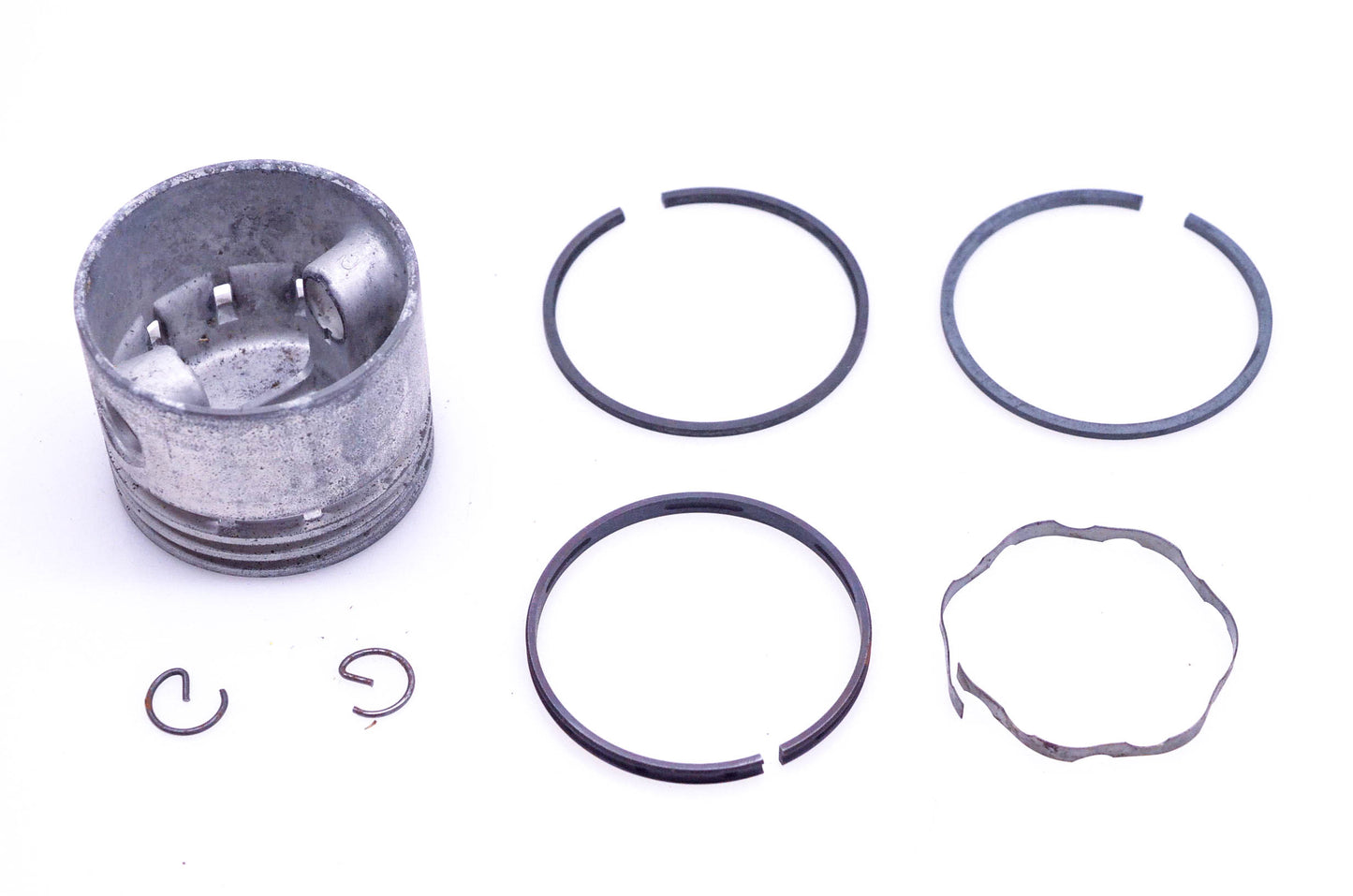 New OEM Briggs & Stratton 295456 Piston Kit NOS