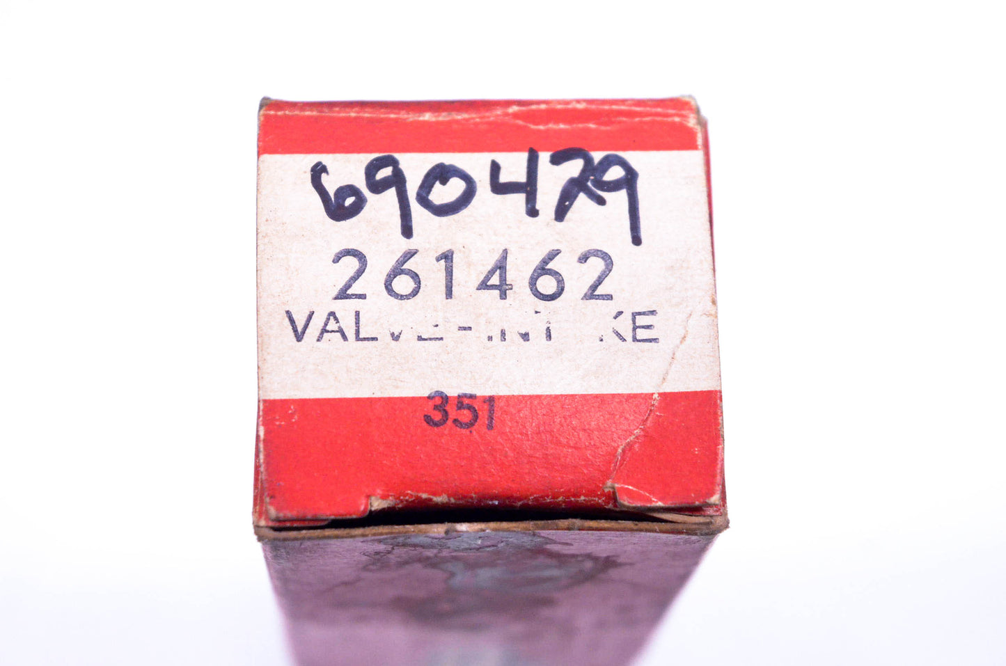 New OEM Briggs & Stratton 261462, 690429 Intake Valve NOS