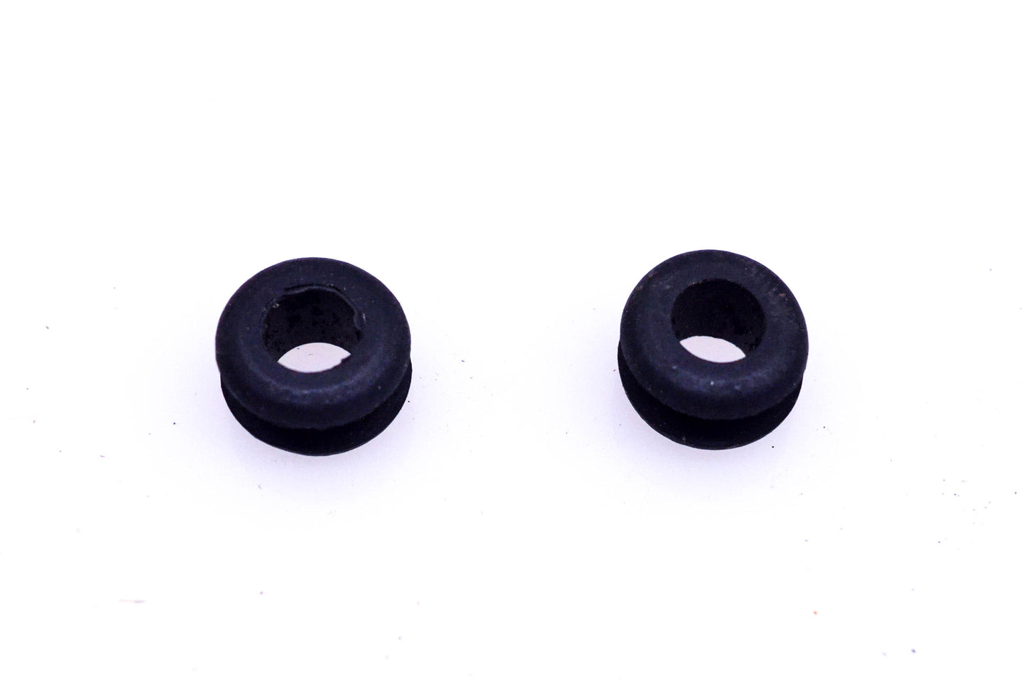 New OEM Tecumseh 610668 Grommets Qty 2 NOS