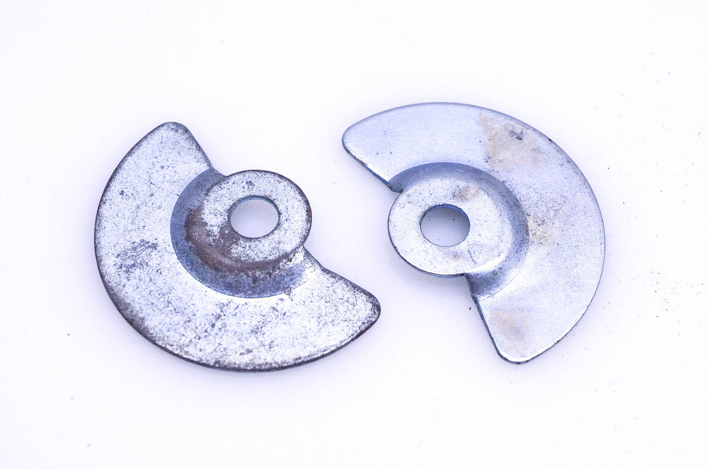 New OEM Tecumseh 590474 Stater Dog Cams Qty 2 NOS