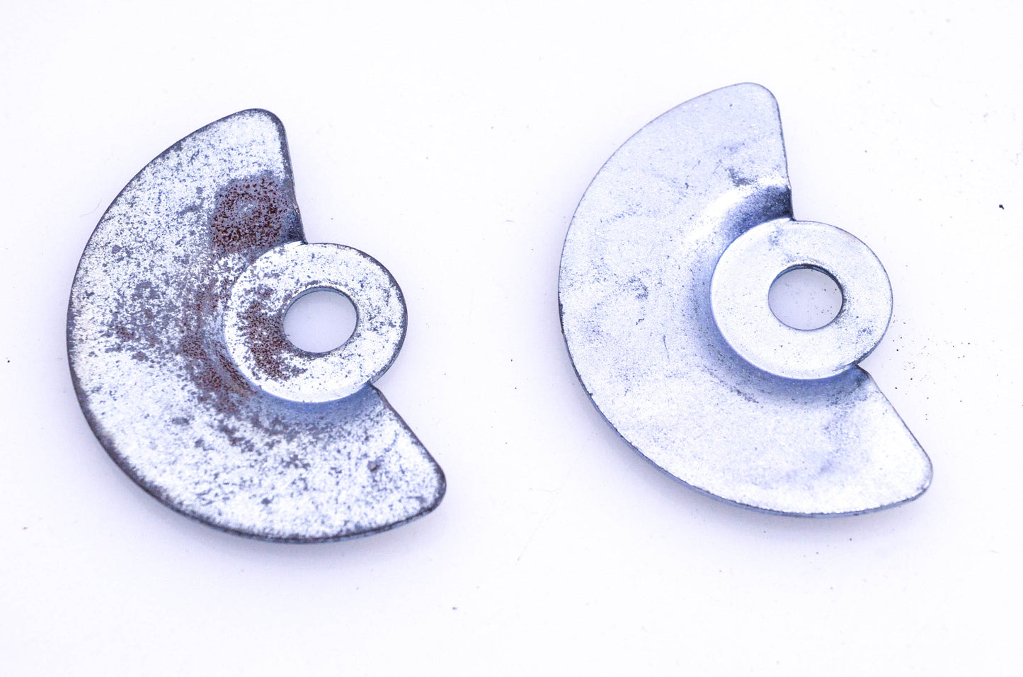New OEM Tecumseh 590474 Stater Dog Cams Qty 2 NOS