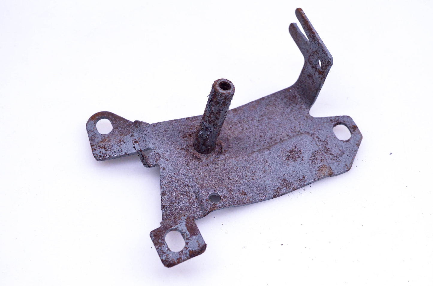 New OEM Tecumseh 590439A Recoil Starter Mount Bracket NOS