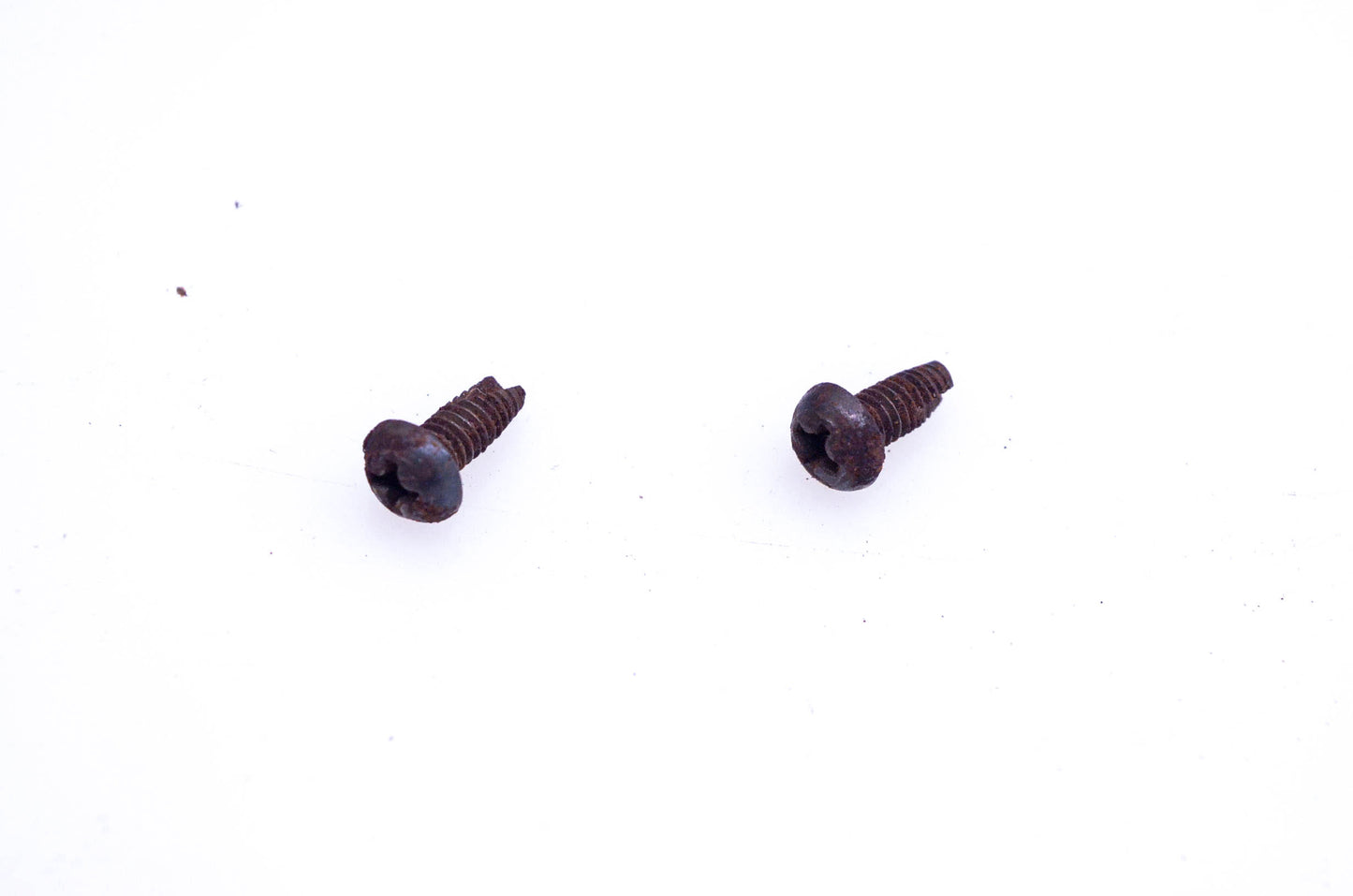 New OEM Tecumseh 28758 Screws Qty 2 NOS