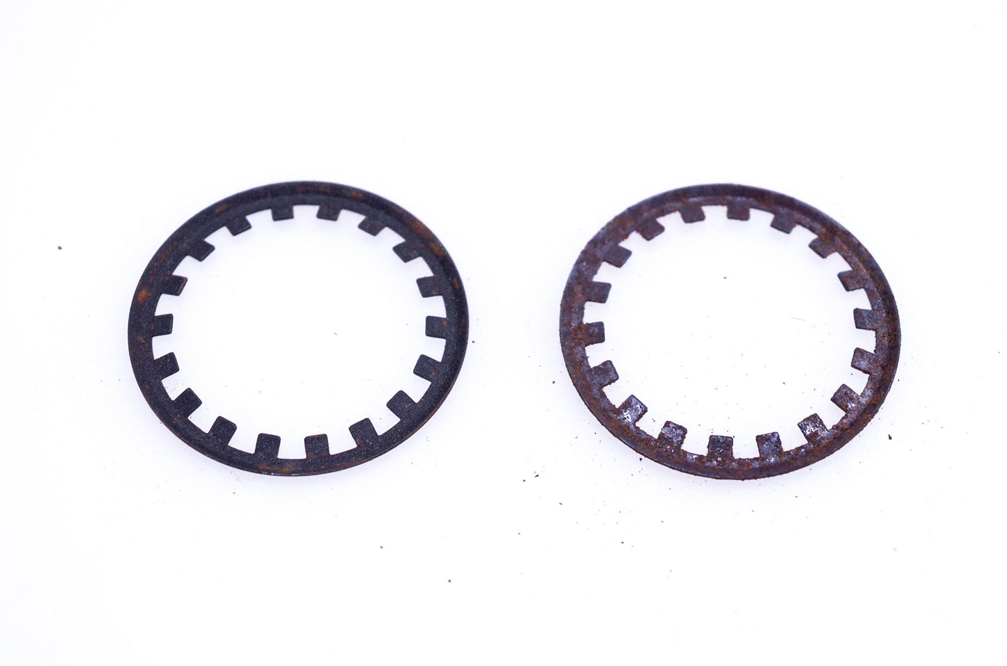 New OEM Tecumseh 29723 Retaining Rings Qty 2 NOS
