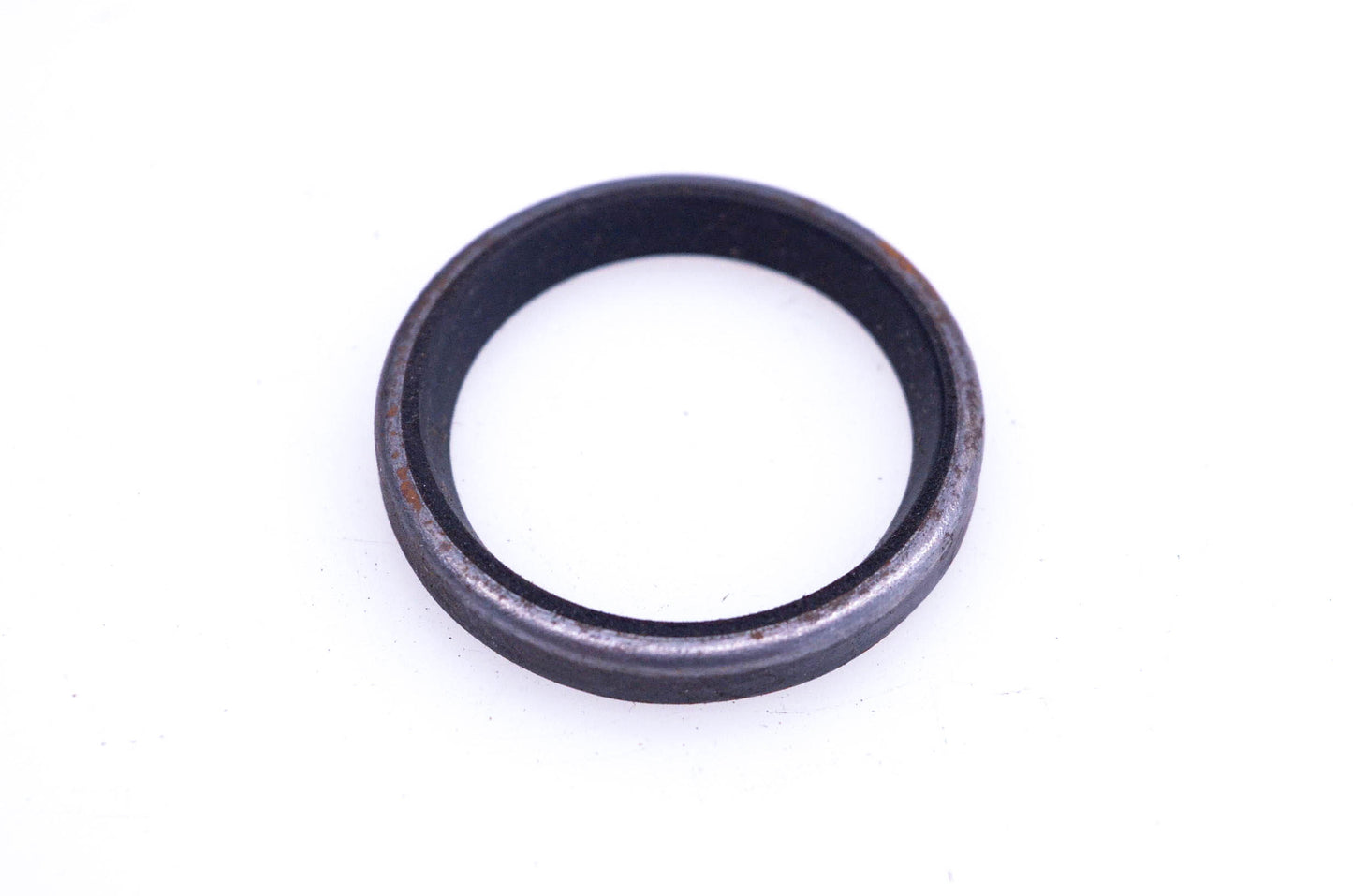New OEM Briggs & Stratton 290013 Oil Seal NOS