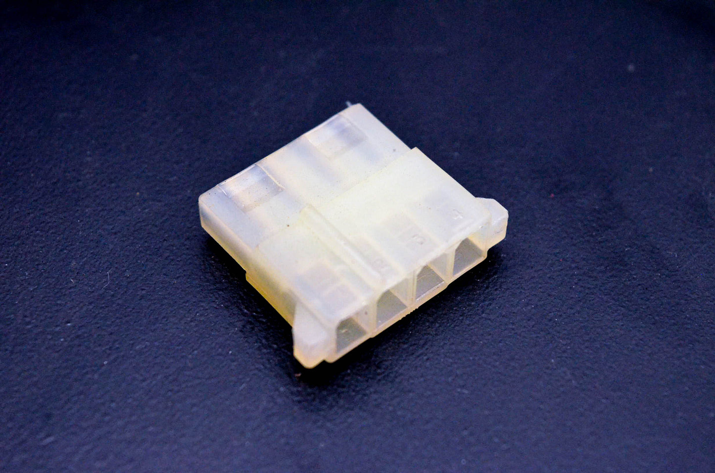 New OEM Briggs & Stratton 280081 Four Pin Socket NOS
