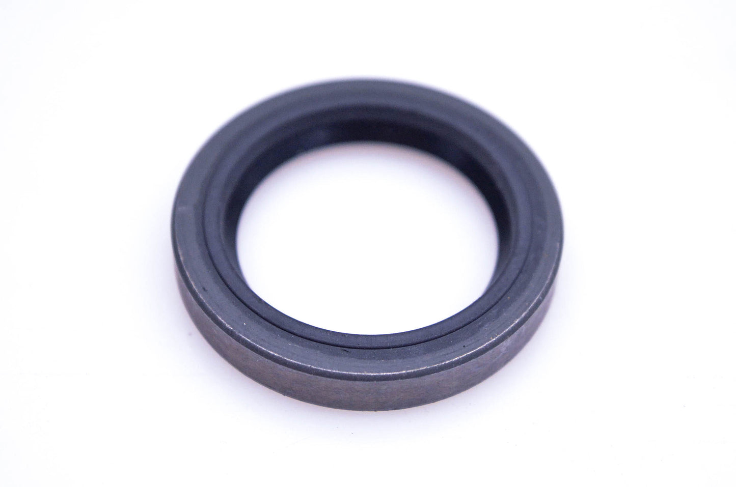 New OEM Briggs & Stratton 391086 Oil Seal NOS