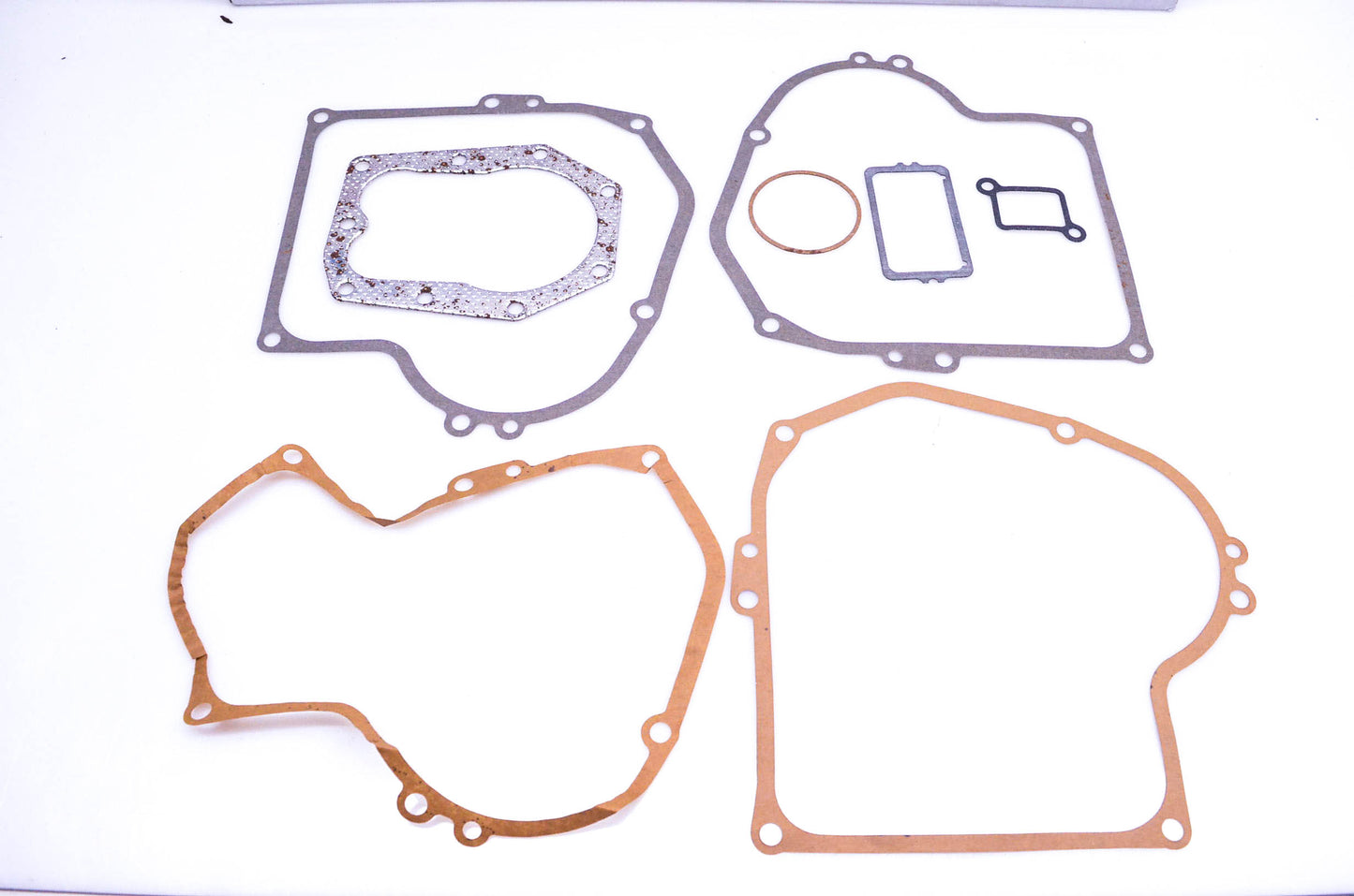 New OEM Briggs & Stratton 393529 Gasket Kit NOS