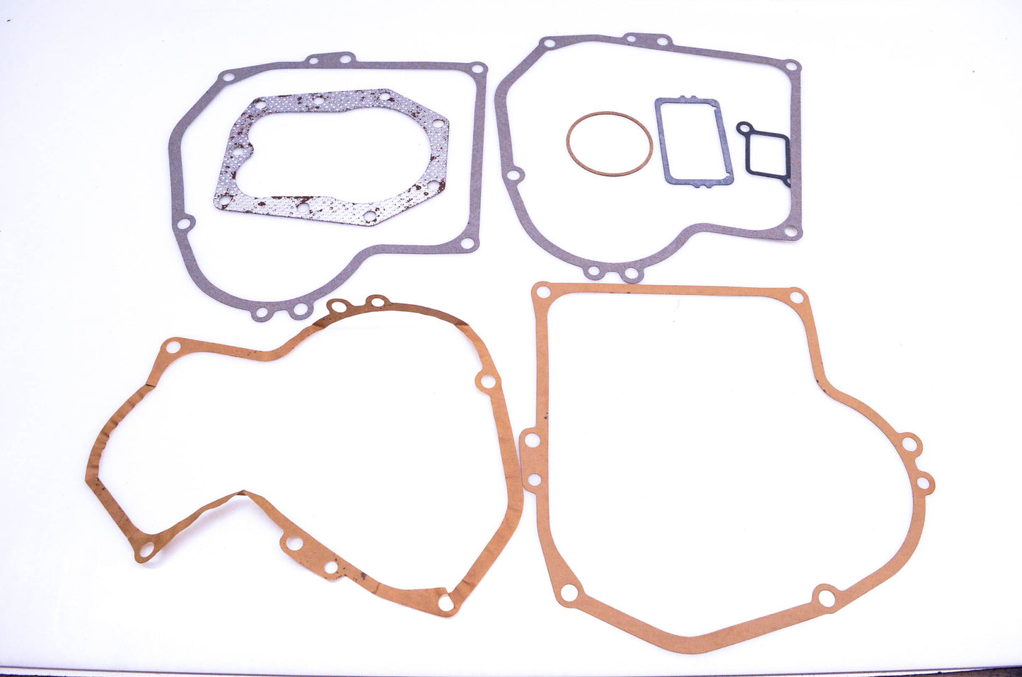 New OEM Briggs & Stratton 393529 Gasket Kit NOS
