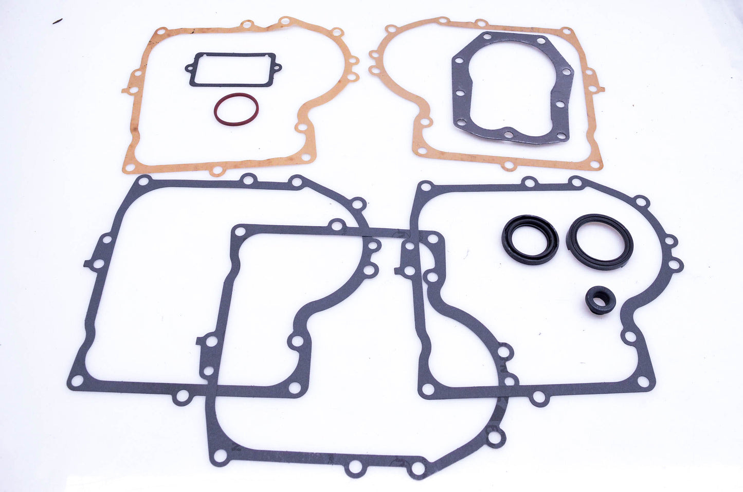 New OEM Briggs & Stratton 494241 Gasket Kit NOS
