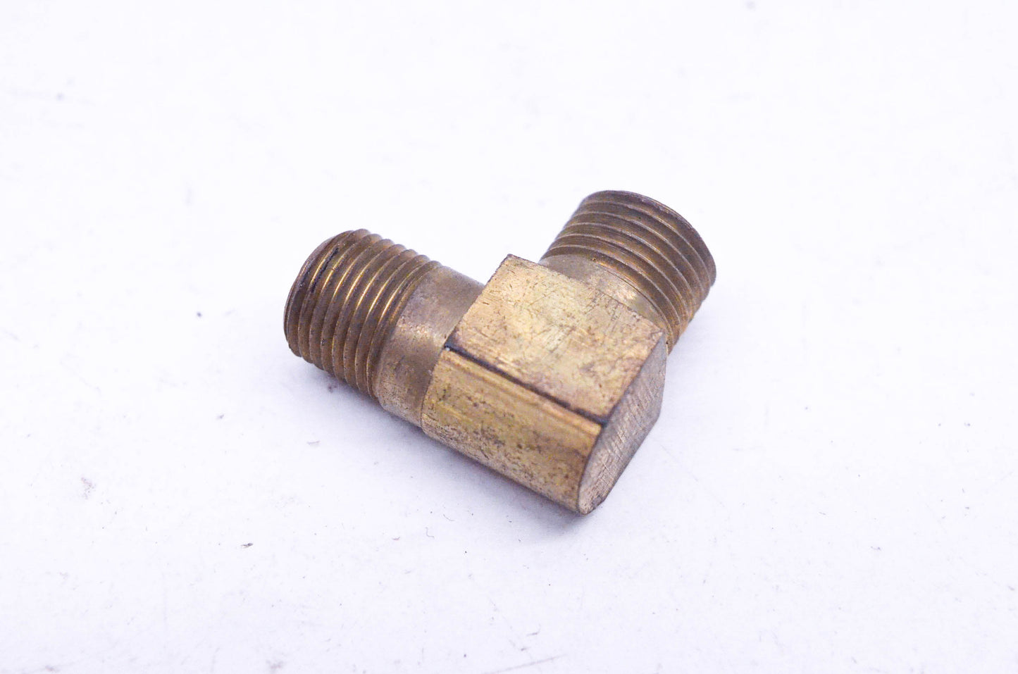 New OEM Briggs & Stratton 63377 Fuel Pipe Connector NOS