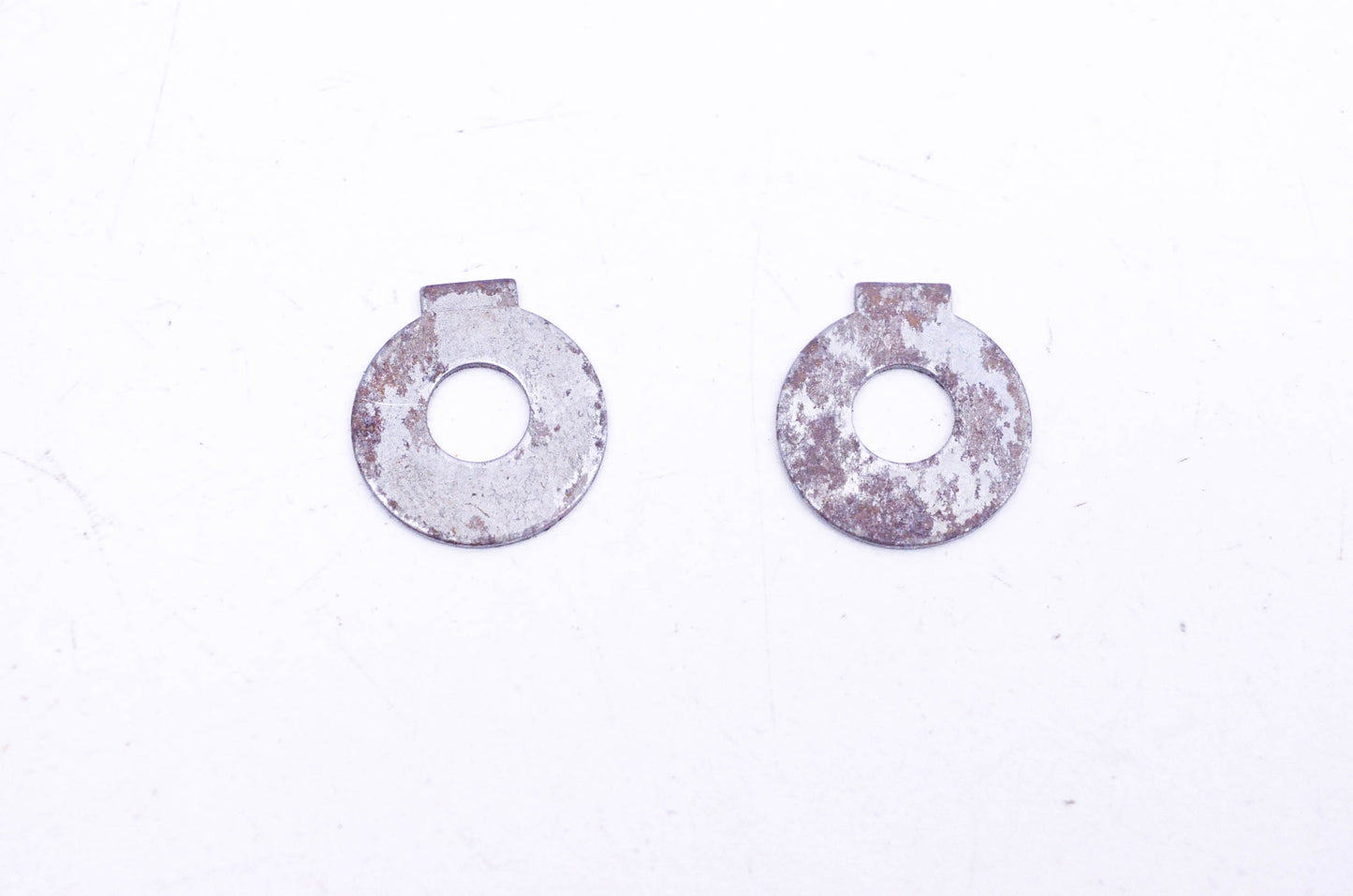 New OEM Briggs & Stratton 22082 Lock Washers Qty 2 NOS